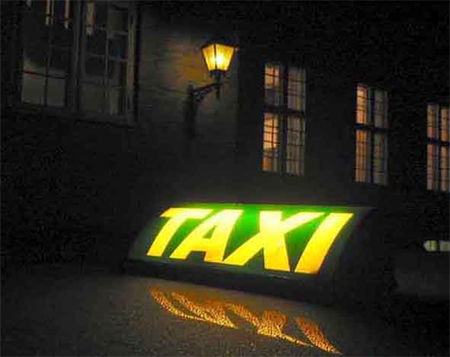 Egy taxi a képen