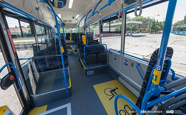 Újabb 15 vadonatúj autóbusz állt forgalomba Budapesten