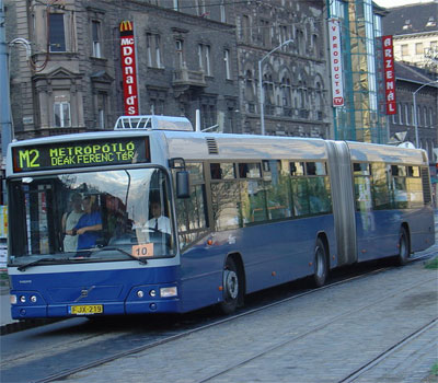 Megérkezett az első négy új busz Budapestre