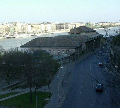 Budapesti felső rakpart egy része