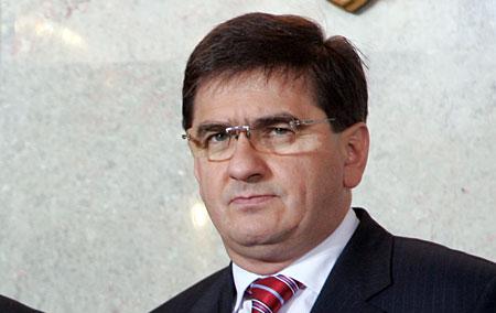 Veres János Veres János a volt miniszterlnök oldalán