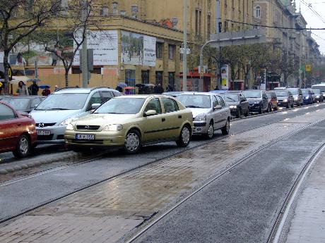 Budapesti forgalom Budapesti dugóban szabálytalankodó sofőrök