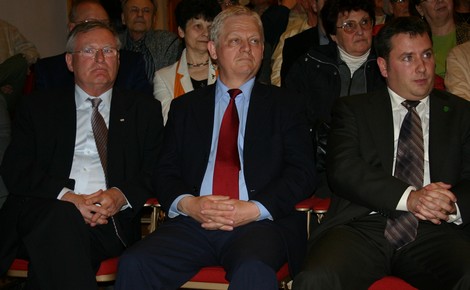 Elüzletiesítették a magyar politikai életet