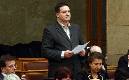 A csepeli értékek megőrzéséért dolgozik