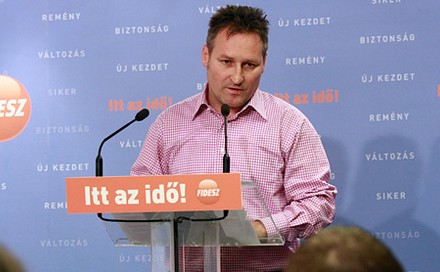 Papcsák: iparszerűen lopták a pénzt a BKV-ból