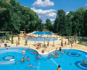 Folyamatosan nő a fővárosi strandok látogatottsága Folyamatosan nő a fővárosi strandok látogatottsága