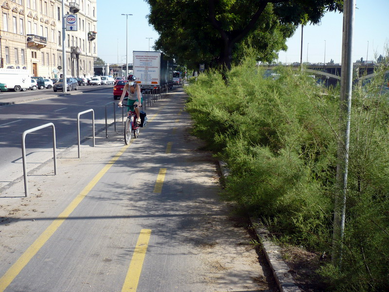 A Duna budai oldalán megszépülnek a rakparti sétányok 