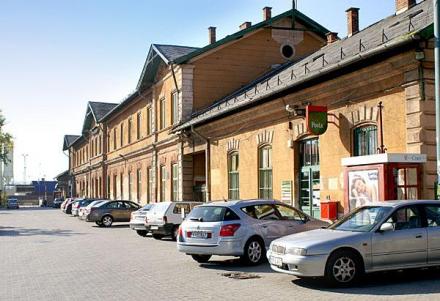 Több száz férőhelyes új P+R parkolót adtak át