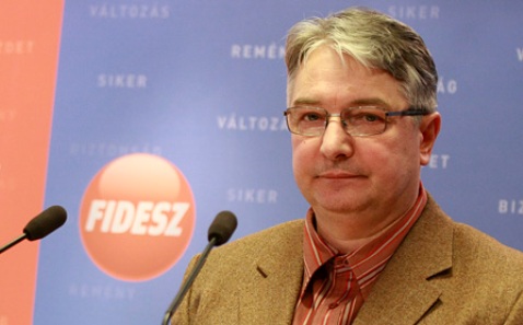 Ismét védené a krízisterhes nőket a Fidesz