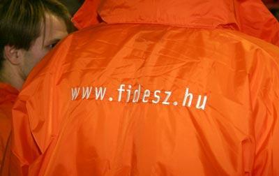 Megkéseltek egy Fidesz-aktivistát