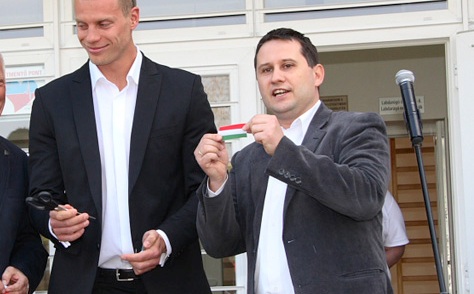 Visszaéléssel vádolnak egy XVI. kerületi szocialistát 