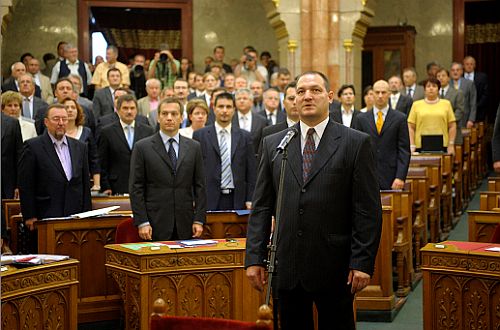 A csepeli lakásmaffia botrány