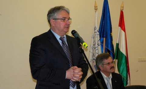 Egy holding irányítása alatt működhetne a főváros tizenkét kórháza