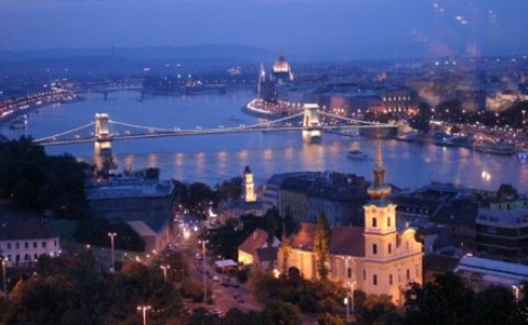 Egyelőre nem értékesít újabb ingatlanokat a Főváros