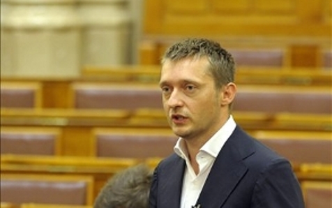 Projektcég vezetőinek leváltását kezdeményezi Rogán Antal