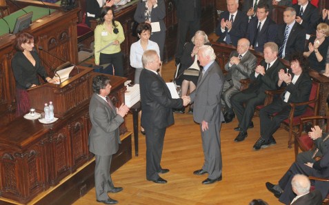 A főváros napja: Tarlós átadta a kitüntetéseket és a díszpolgári címeket