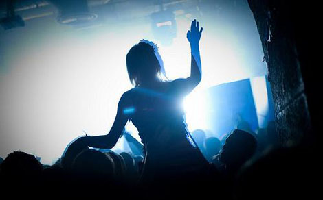 A szórakozóhelyeknek kilencven napjuk van arra, hogy a nagyobb rendezvények előtt hatósági engedélyt kérjenek