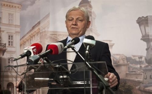 Tarlós István visszavonta a fővárosi fenntartású egészségügyi intézmények állami tulajdonba adásáról szóló előterjesztést. 