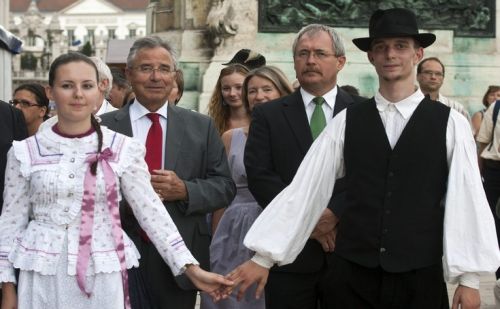 Franciaország budapesti nagykövete és Fazekas Sándor vidékfejlesztési miniszter is részt vesz a 20. Budavári Borfesztivál megnyitóján 