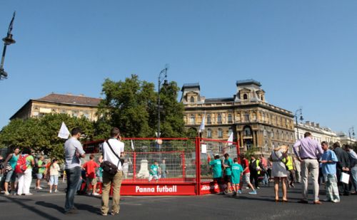 Futballpálya  a köröndön