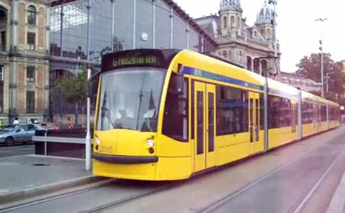 Karbantartási munkák miatt nem járnak a villamosok a 4-es és 6-os vonalon hétfő hajnalig. bud1.jpg