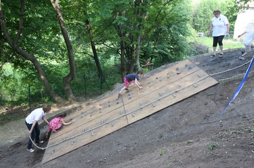 Május 10-én vehették birtokba a Budakeszi Úti Óvoda kalandparkját a gyermekek.
