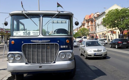 Nosztalgia busz állt forgalomba a fővárosban