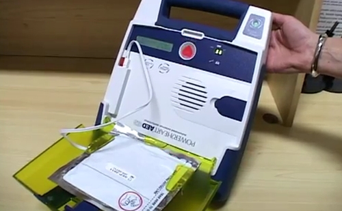 Defibrillátorok kapnak helyet a metróállomásokon Budapesten