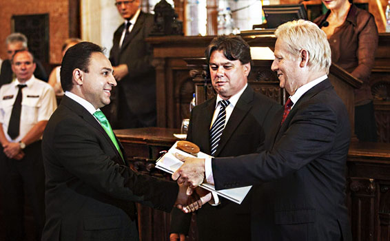 Mága Zoltánnak átadta Tarlós István a Budapest díszpolgári címet!