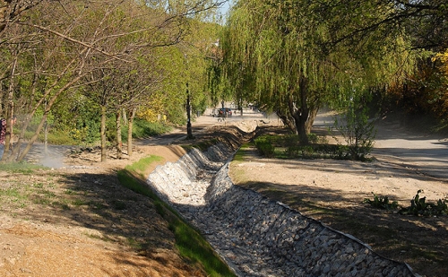 300 millió forintból valósult meg az újbudai Irhás-árok mederrendezése