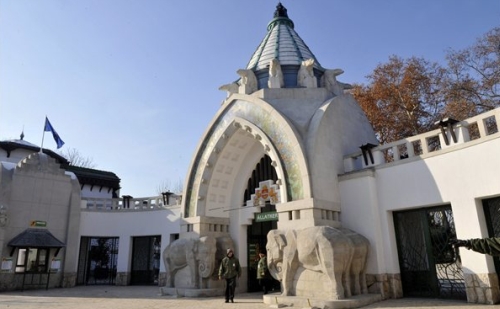 Átadták az idén százéves állatkert felújított főbejáratát