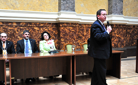 Illés Zoltán államtitkár is részt vett a  III. Tudományfesztivál megnyitóján Budapesten