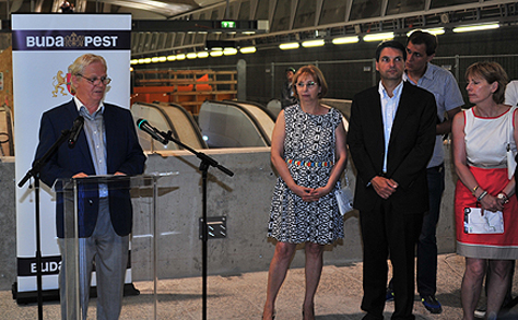 Tarlós István is részt vett M4-es metró első útján