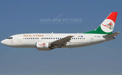 Az első repülőgépe szállt le a Sólyom Airways-nek!