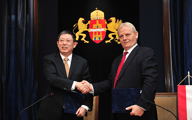 Jang Hsziang, Sanghaj főpolgármestere és Tarlós István, Budapest főpolgármestere