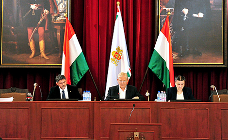 Botrányos akció miatt függesztette fel a Fővárosi Közgyűlést Tarlós István