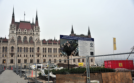  Kormányzati támogatással megvalósuló beruházásokat ellenőriztek Budapesten