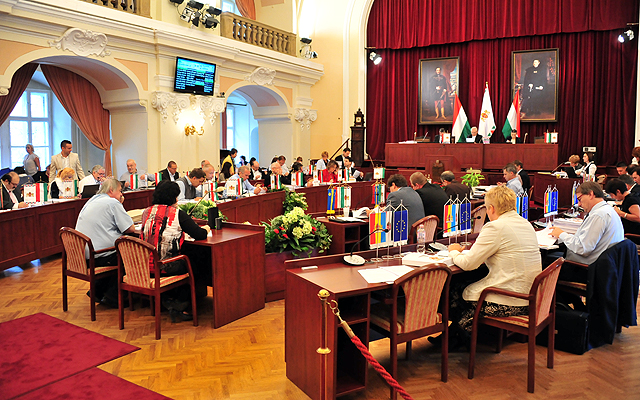  Fővárosi Közgyűlés, Tarlós István, menekültek