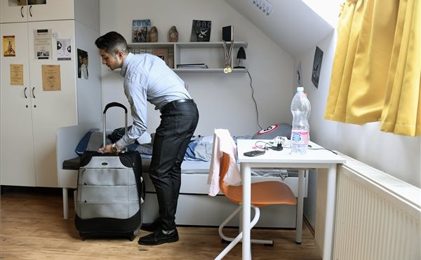 Átadták a Budapesti Református Cigány Szakkollégiumot