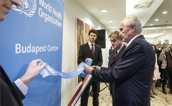 Átadták az Egészségügyi Világszervezet budapesti központját