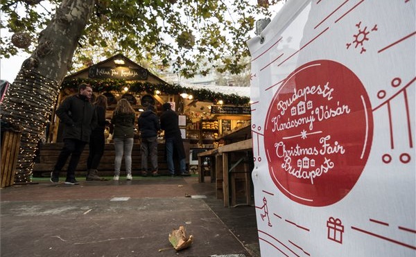 Hónapok óta készültek a karácsonyi vásárra