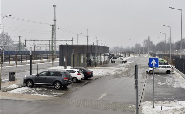 Átadták a negyedik P+R parkolót Kelenföldön