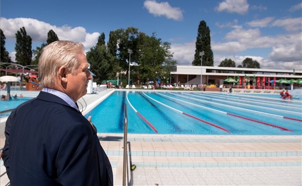 Átadták a felújított és bővített Palatinus Strandfürdőt