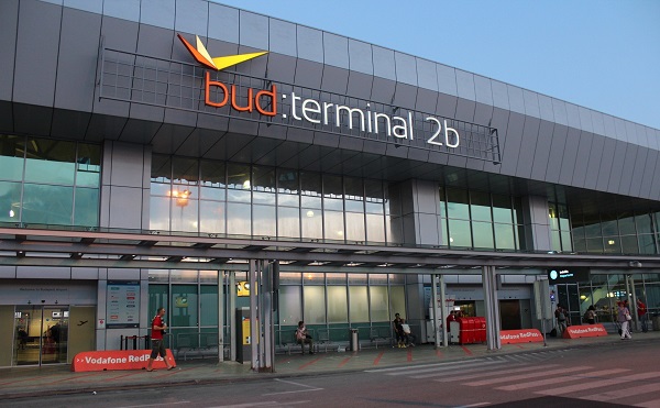 Két hónappal korábban adhatják át az új utasmólót a budapesti repülőtéren