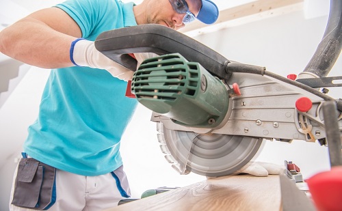 A műhely elengedhetetlen darabja az asztali körfűrész