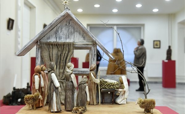 Szimbolikus karácsonyi ajándék a Betlehemi Jászol kiállítás