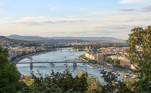 A hétvégén megnyitják a pesti alsó rakpartot