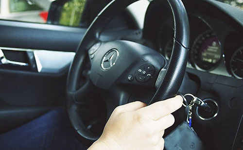 A fővárosban is elektromos járművekkel újít a Magyar Posta 