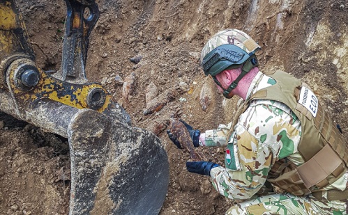 Robbanószerek hevertek a földön Óbudán