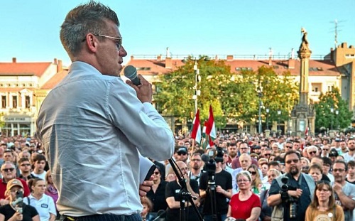 Magyar Péter Orbánnak és Gyurcsánynak is odapörkölt